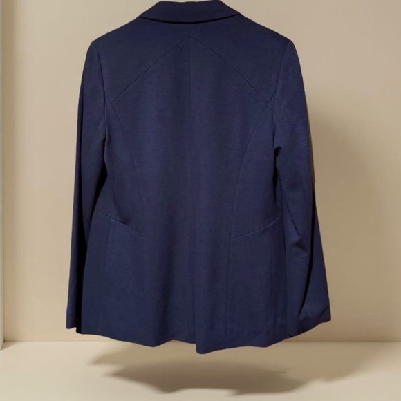 Chico's black blazer, jacket, 3 button sleeve, 2 button at closure, size Medium - Picture 4 of 5